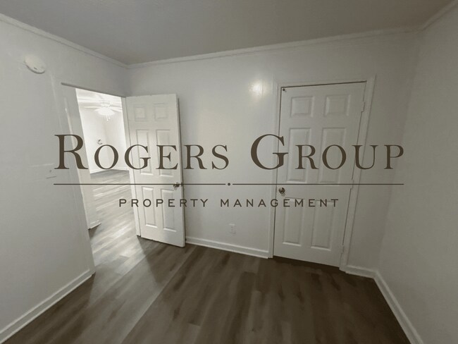 Building Photo - #450 - 543-545 Horner St Duplex