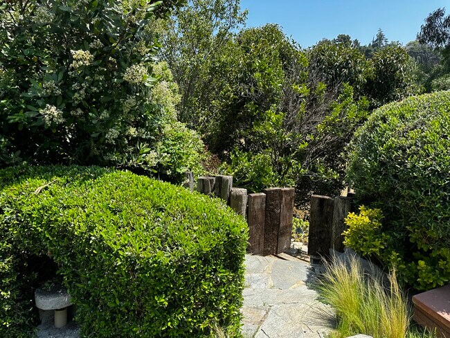 Walkway to Elysian Park - 1902 Walcott Way