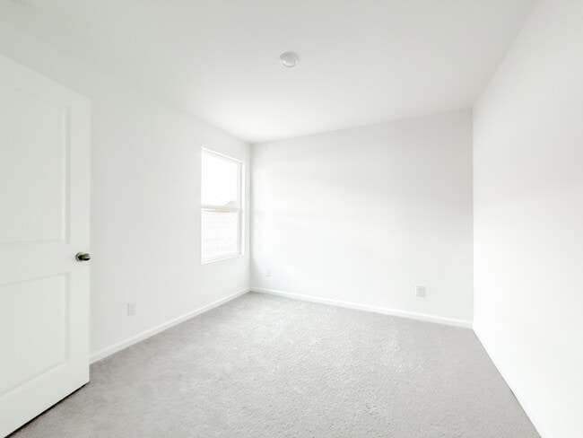 Building Photo - 8693 W Valdez Dr