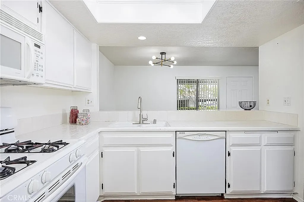 Building Photo - 25644 Mont Pointe