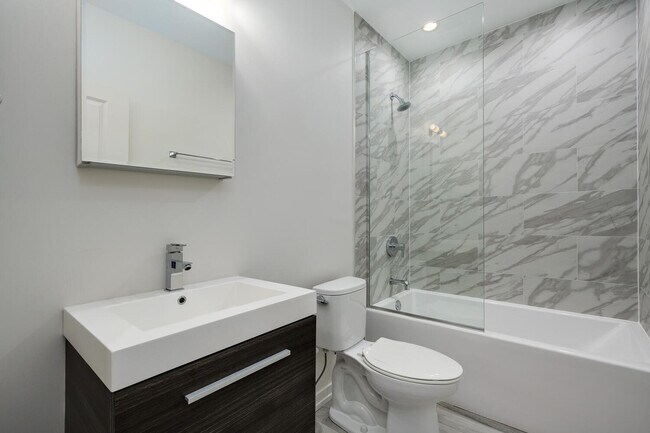 Building Photo - 4119 N Narragansett Ave