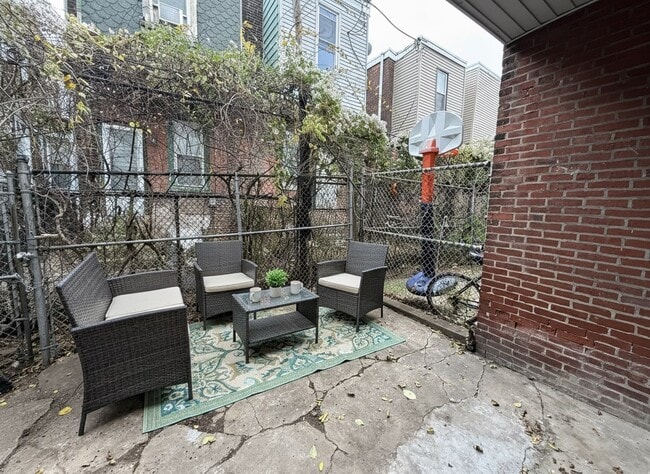 Building Photo - 5128 Ogden St