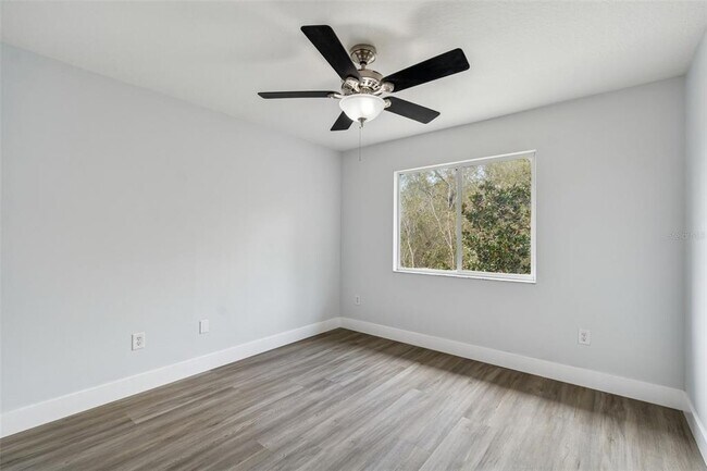 Building Photo - 18154 Sandy Pointe Dr