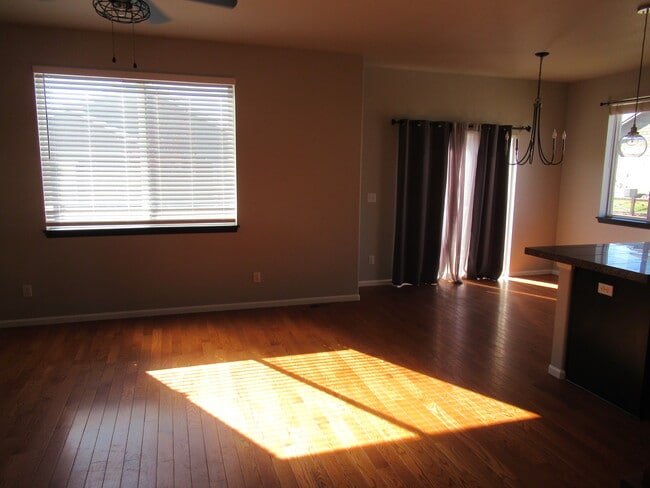 Building Photo - 8007 Briarthorn Ln