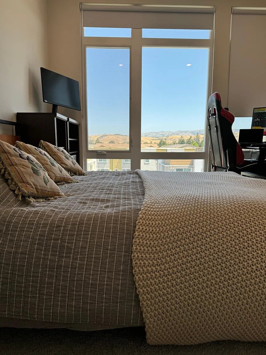 Building Photo - 5925 Charlotte Dr