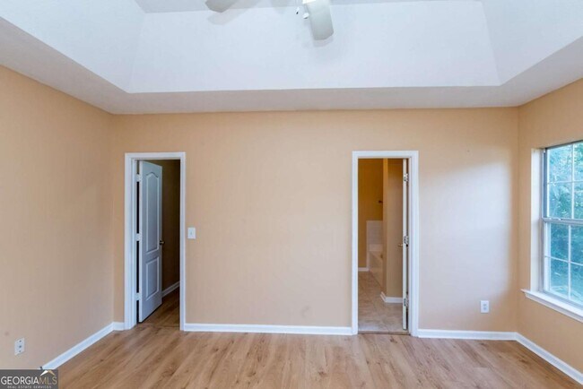 Building Photo - 235 Summer Hill Cir