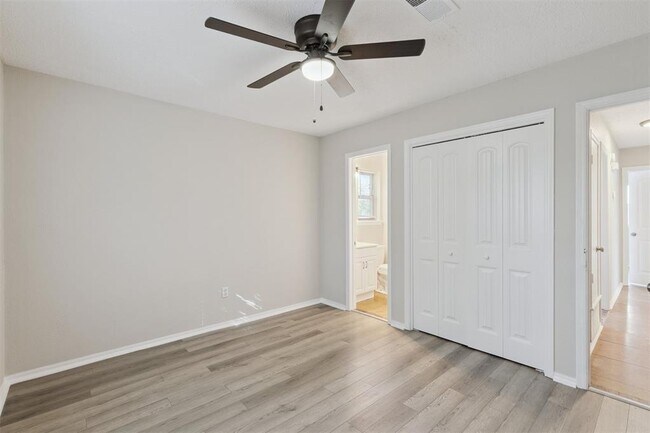 Building Photo - 645 Redstone Ave