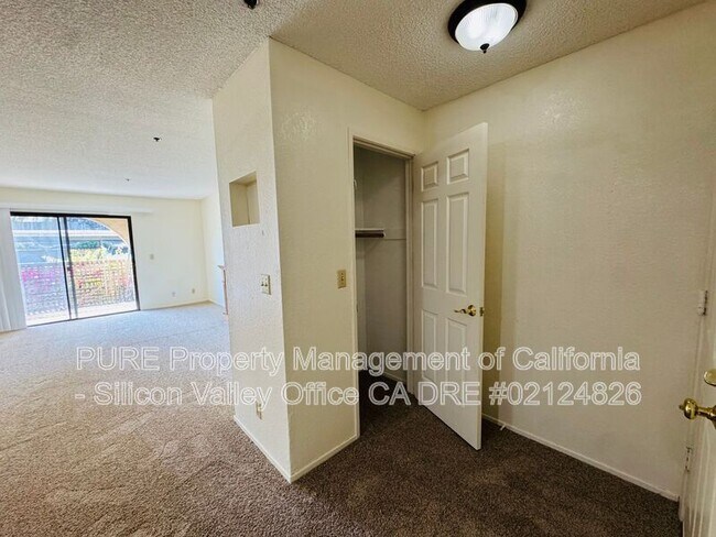 Building Photo - 375 Clifford Ave