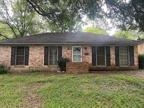 Building Photo - 3120 Durham Dr