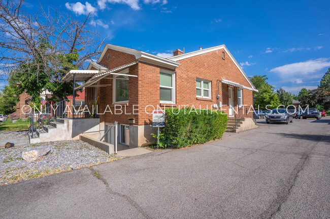 Building Photo - 547 E 400 N