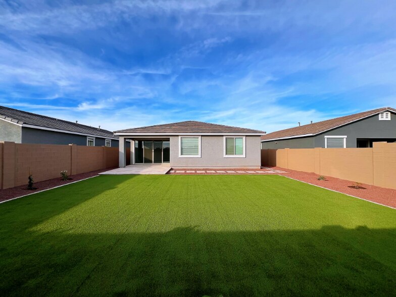 Building Photo - 7679 W Saddlehorn Rd