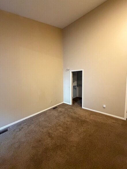 downstairs master bedroom - 1715 Darling St
