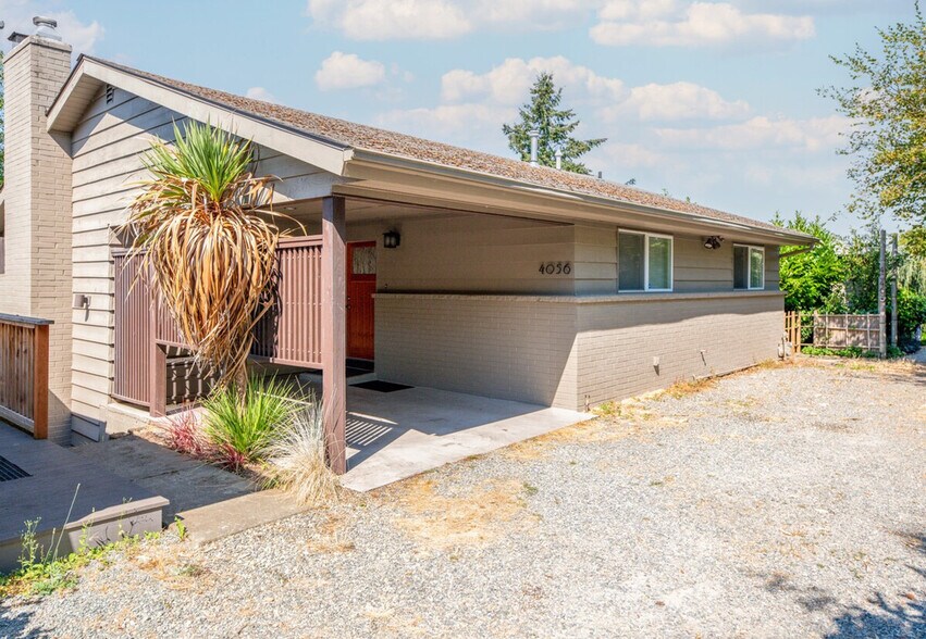 Building Photo - 4091 Hillcrest Ave SW