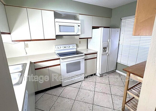 Building Photo - 6291 Bahia Del Mar Cir
