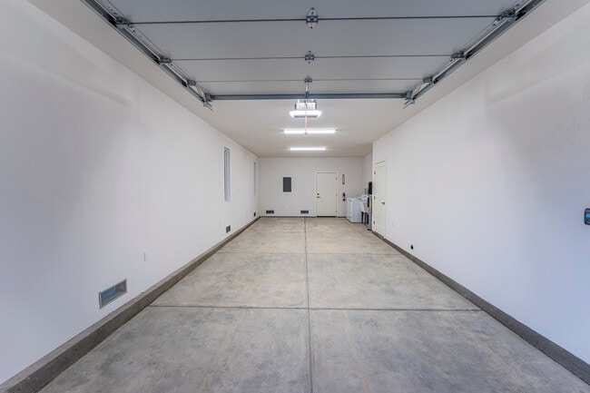 Building Photo - 1807 Powerhouse Alley