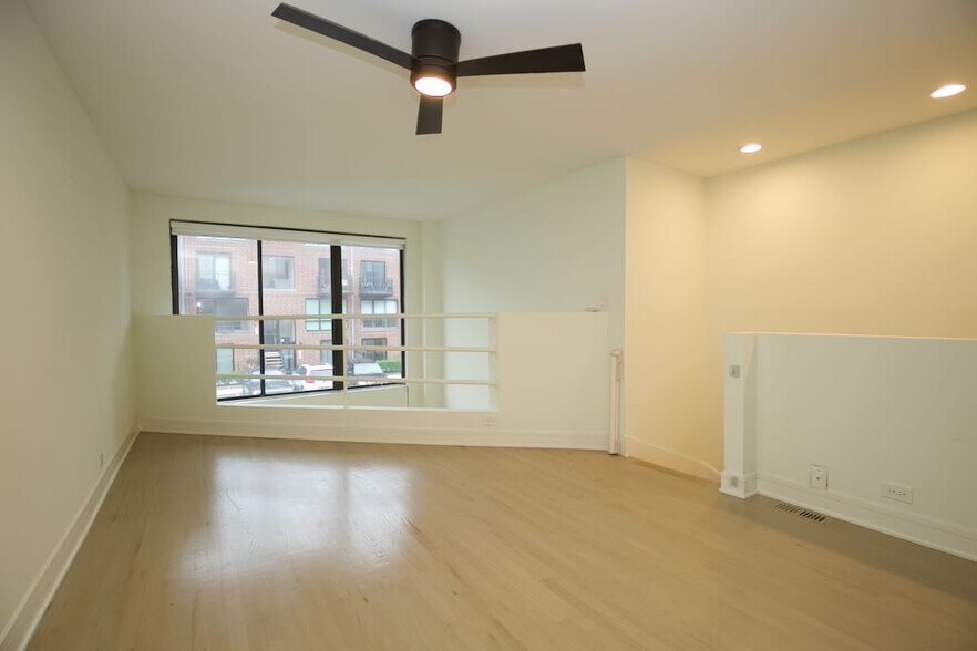 Building Photo - 949 W Grace St