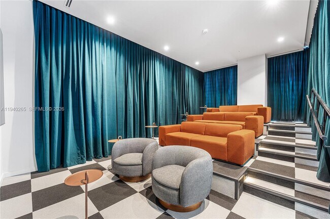 Building Photo - 11 NE 6th St