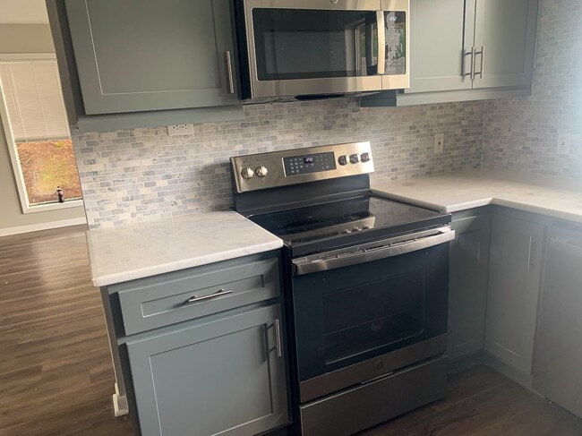 Building Photo - 226 Waters Edge