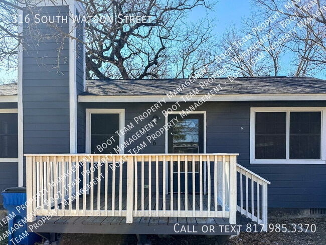 Building Photo - 316 S Watson St