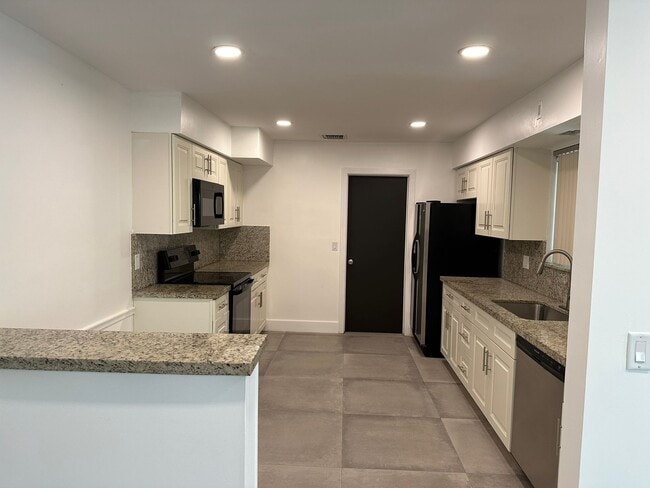 Building Photo - 4407 Arthur St