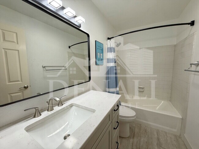 Building Photo - 811 E Chilton Dr