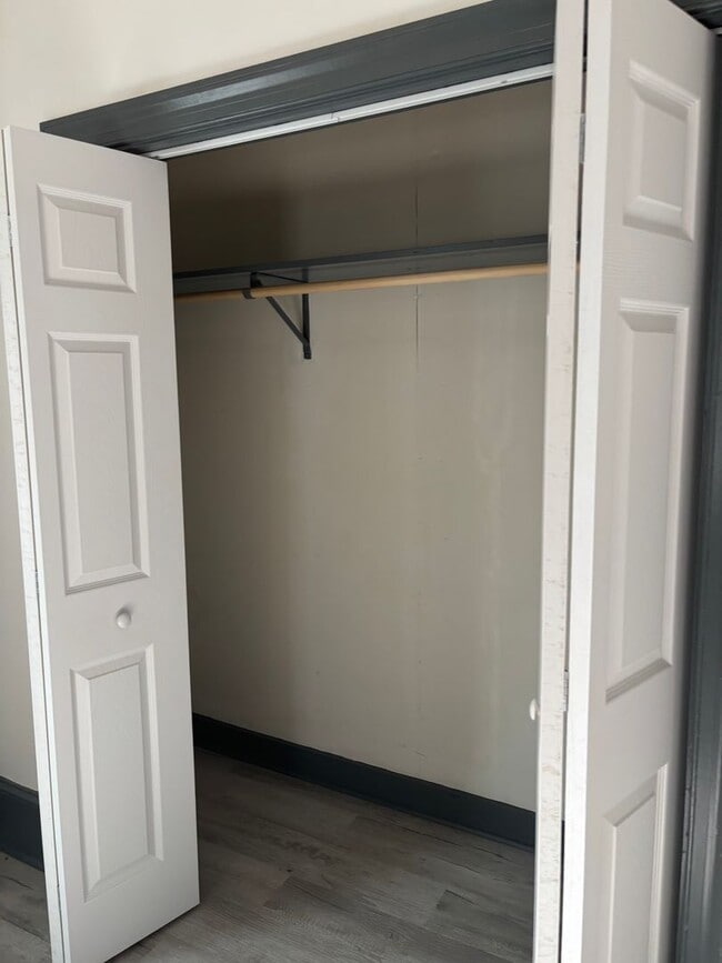 Building Photo - 608 N Independence St