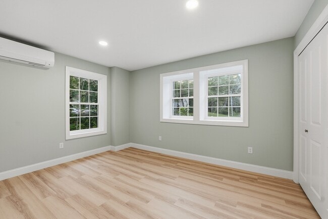 Building Photo - 104 Hilltop Dr