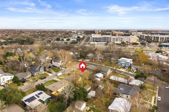 Building Photo - 303 Irma Dr