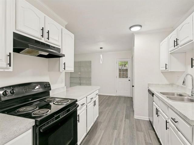 Building Photo - 905 Hawthorne Dr