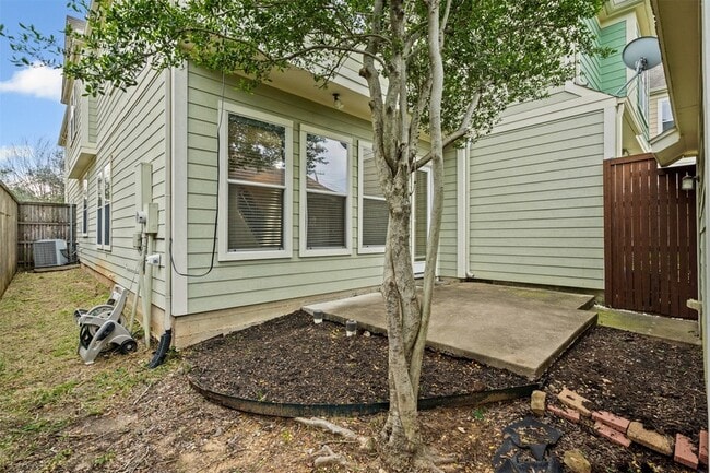 Building Photo - 1209 N Bishop Ave