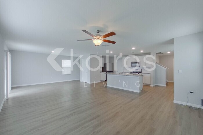 Building Photo - 8644 SW 44th Ct