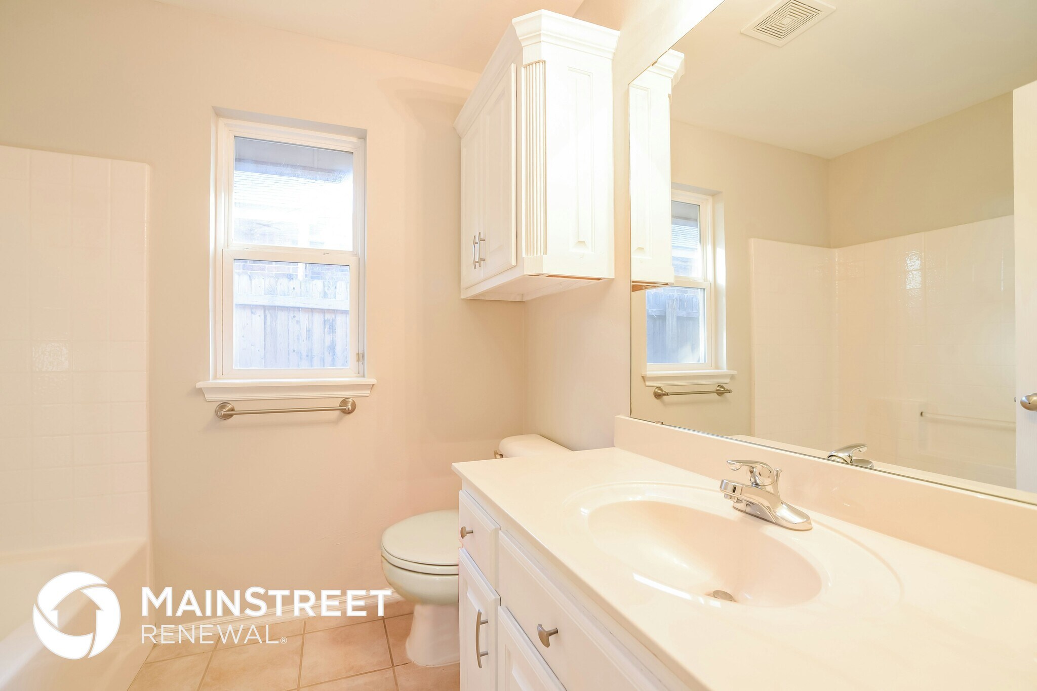 Building Photo - 2100 NE 4th St