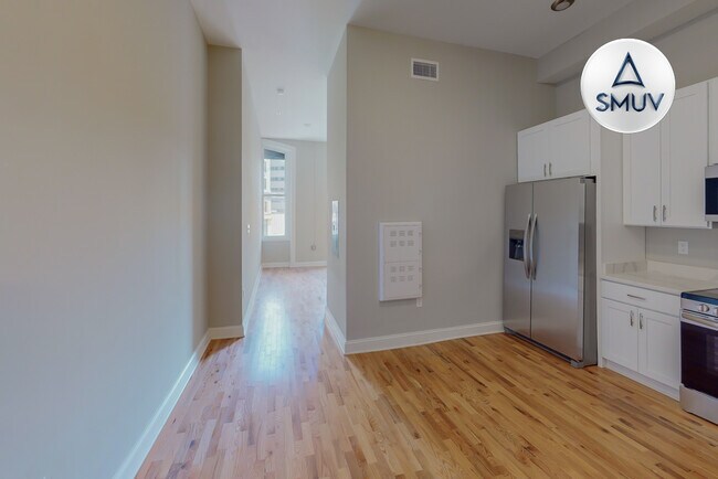 Building Photo - 100 West Lexington-404