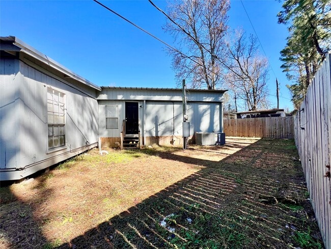 Building Photo - 1508 Darden Dr