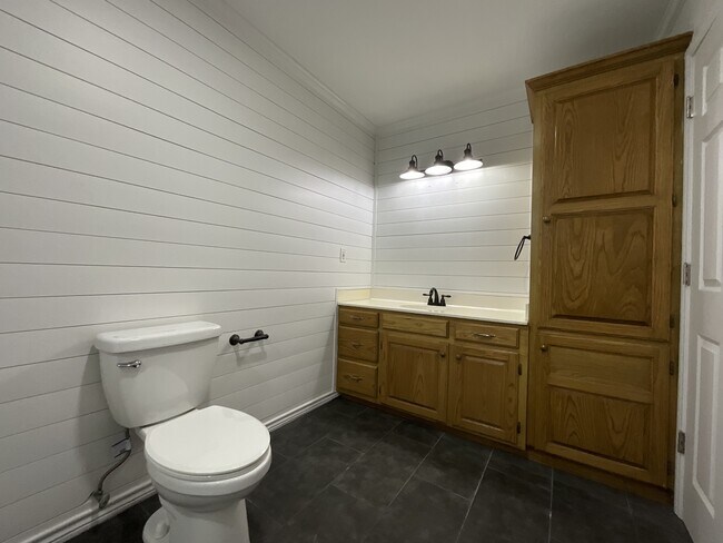 Building Photo - 403 Vz County Rd 3613