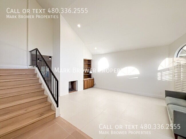 Building Photo - 228 W Royal Palm Rd