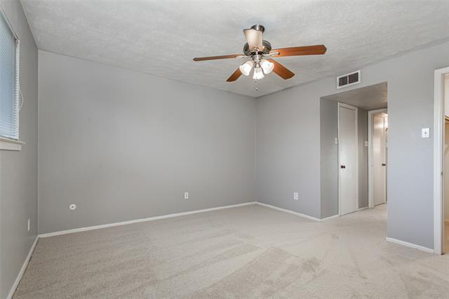 Building Photo - 10248 Regal Oaks Dr