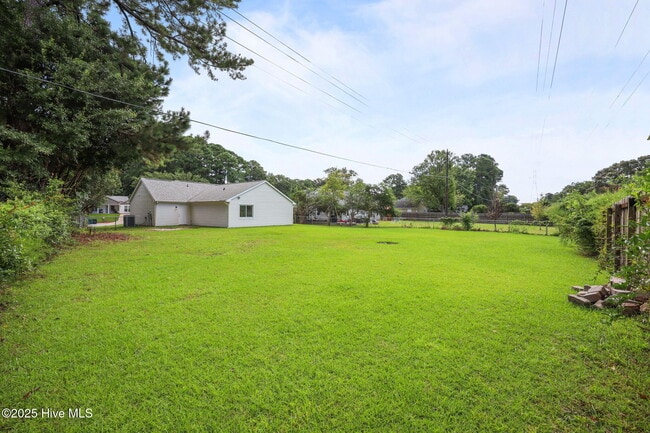 Building Photo - 105 Wedgewood Dr