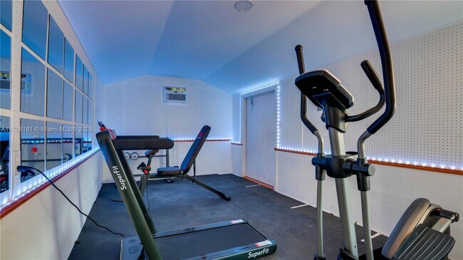 Building Photo - 301 SW 69th Ave