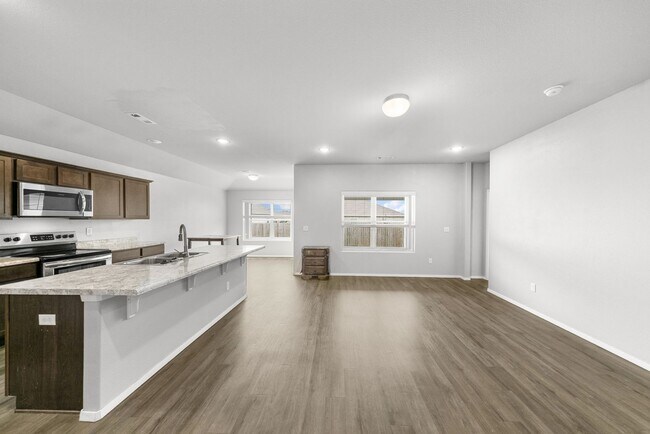 Building Photo - 4 Bedroom 2 Bath in Morningside Estates