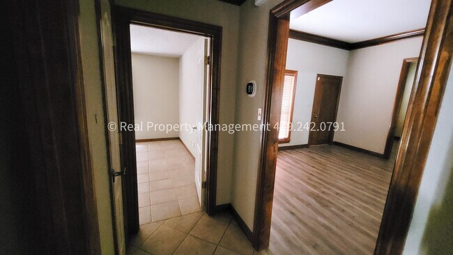 Building Photo - COMING IN JULY! Beautiful 3 bed/2 bath Hom...