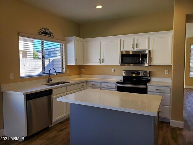 Building Photo - 2056 E Riviera Dr