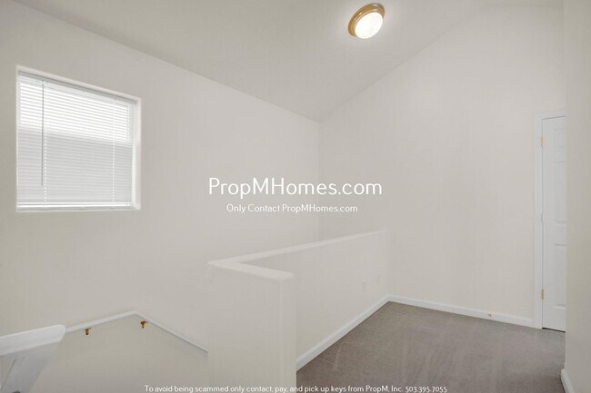 Building Photo - Cozy Three Bedroom Home in SE - New Photos!