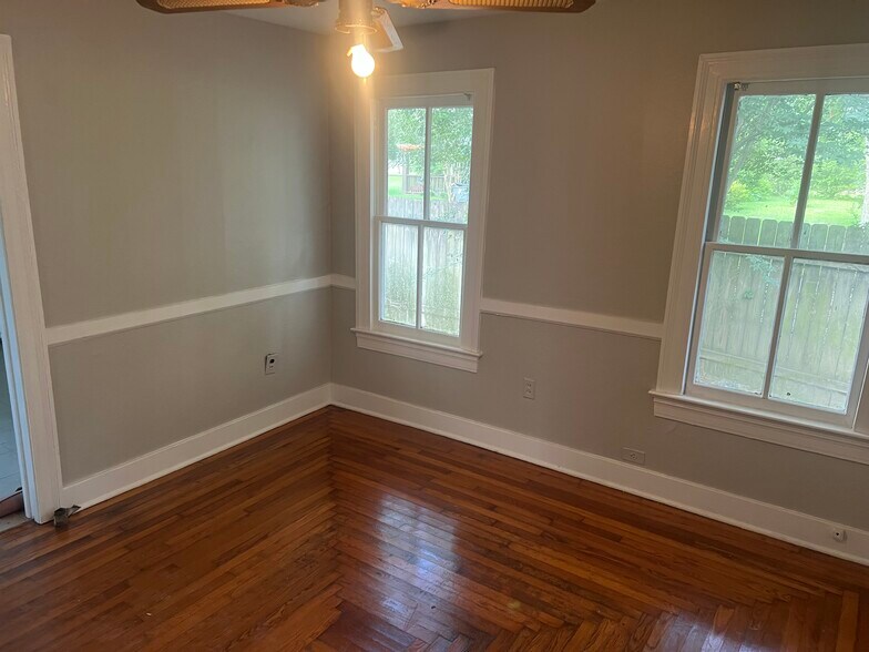 Building Photo - 5519 Lavey Ln