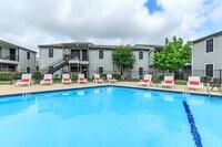 Building Photo - 420 Garland Dr