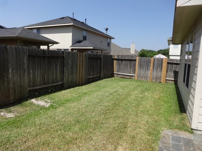 Building Photo - 16927 Jelly Park Stone Dr
