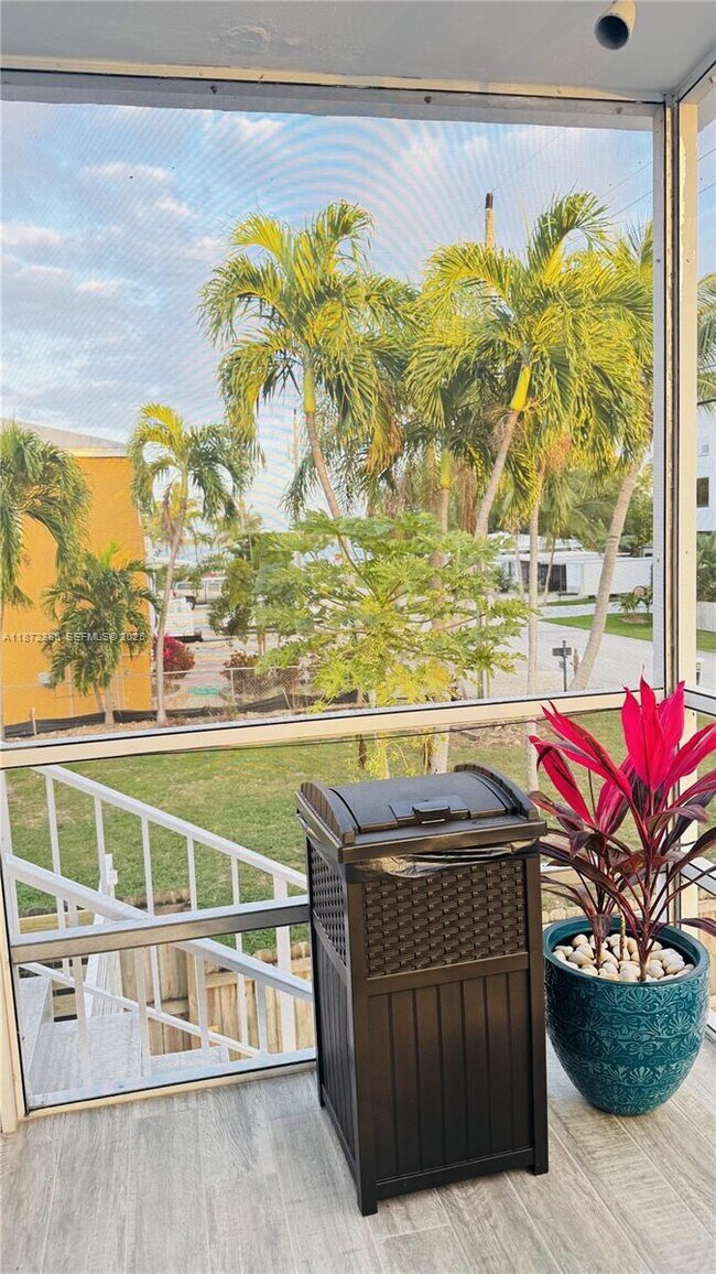 Building Photo - 60 SE Marlin Ave