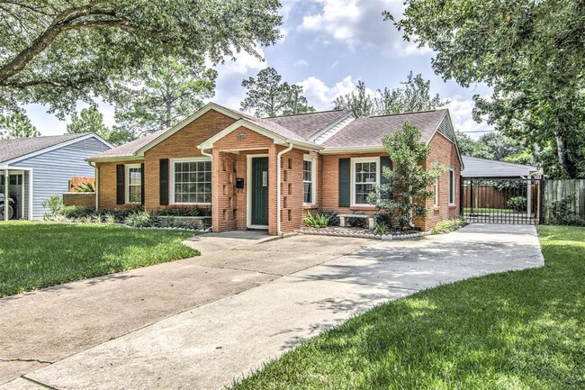 Building Photo - 1607 Libbey Dr