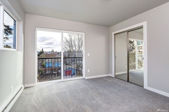 Building Photo - 1906 3rd Ave W