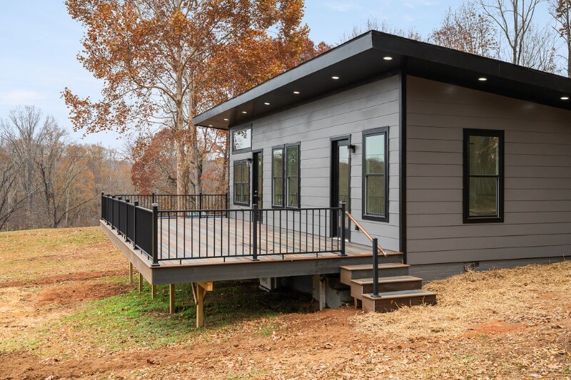 Building Photo - 92 Riverside Dr